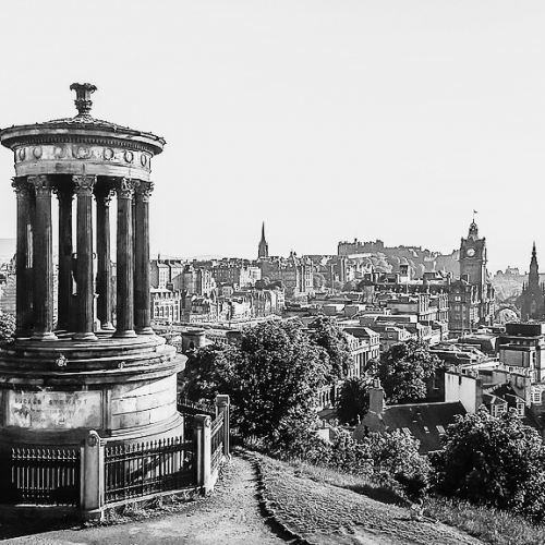 Skyline_of_Edinburgh_Andrew_Coli_Wikimedia_Commons